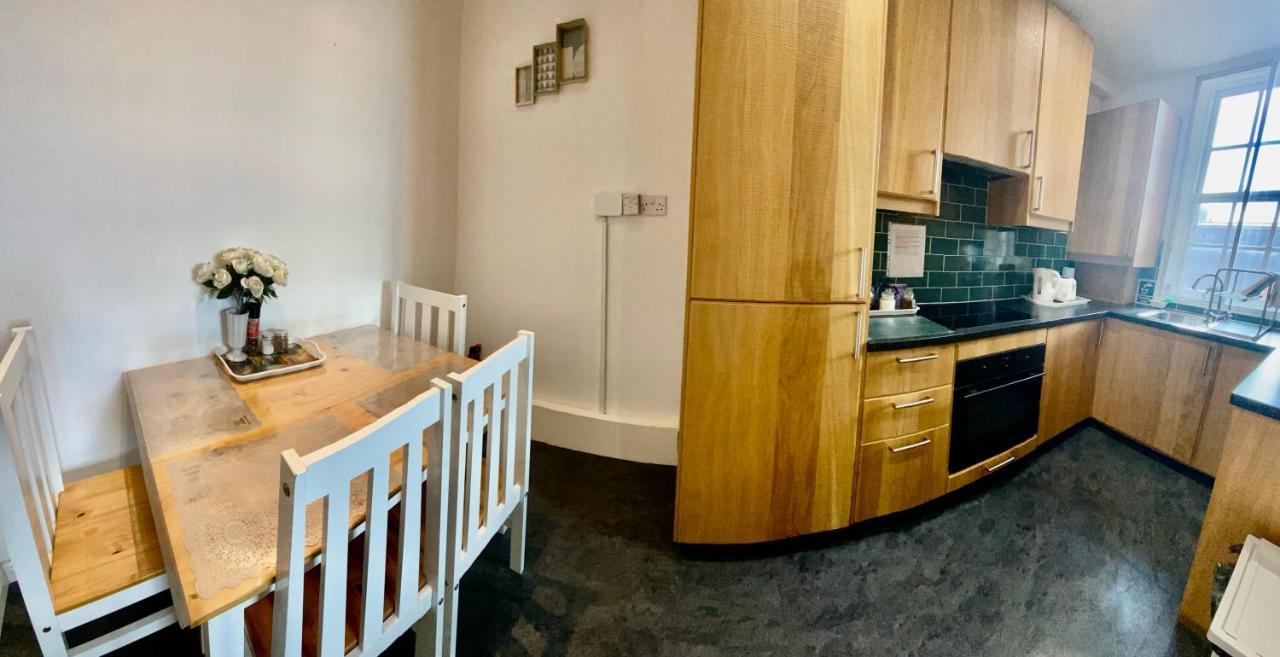 Old Town View Apartment Edinburgh Eksteriør bilde